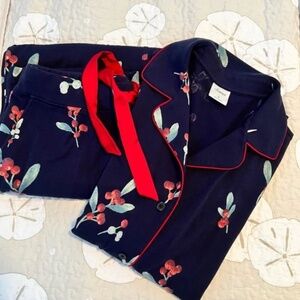 Soma Holly Berry Holiday Longsleeve Pajamas